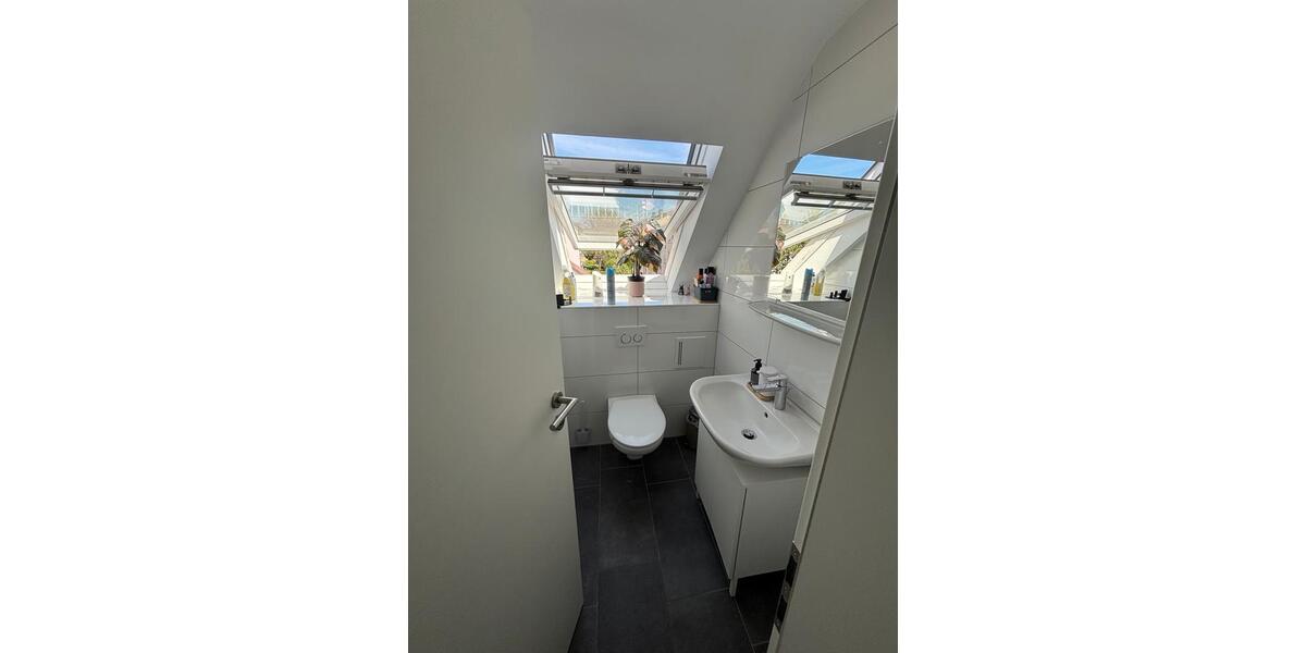 Dachgeschoßwohnung Stuttgart Bad Cannstatt - 1 Zimmer, 11 m&sup2;, 525&euro; | Angebot:26356548