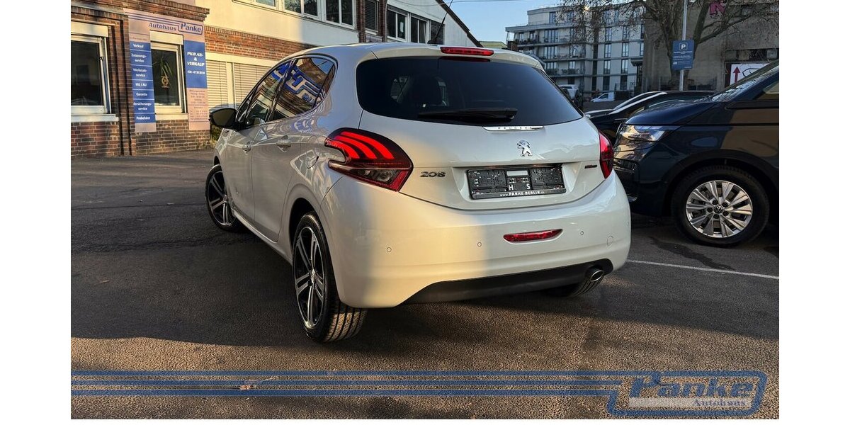Peugeot 208 Allure*GT-Line*Pano*U-Connect*SHZ*R-Cam* 156.392 km 8.280 &euro; Berlin 13187