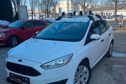 Ford Focus 76.200 km 7.900 &euro; Sindelfingen 71065