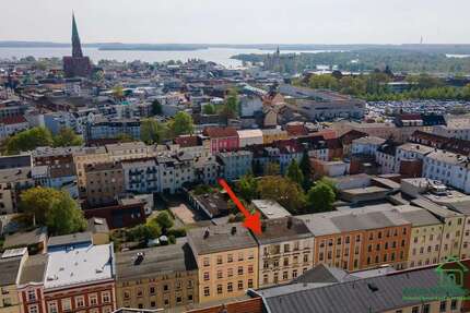 Haus zum Kaufen in Schwerin 310.000 € 428 m²