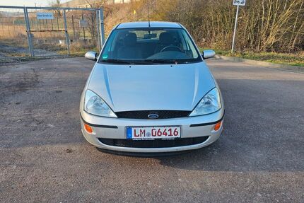 Ford Focus 59.000 km 2.799 &euro; Staffel 65556