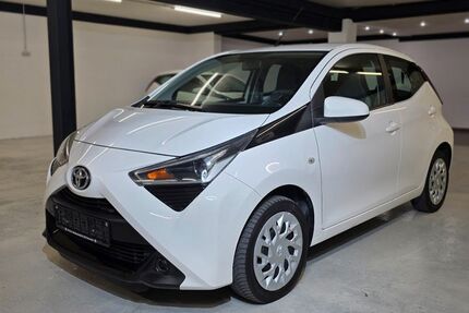 Toyota Aygo (X) 57.980 km 9.999 € Versmold 33775