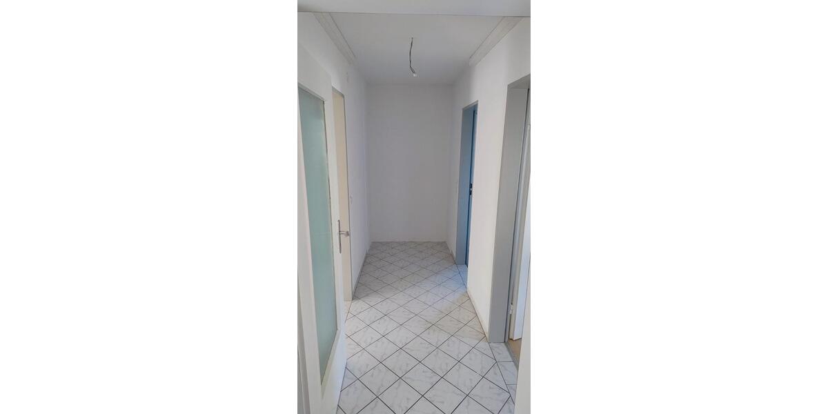 Etagenwohnung Radolfzell am Bodensee - 3.5 Zimmer, 82 m&sup2;, 920&euro; | Angebot:26399989