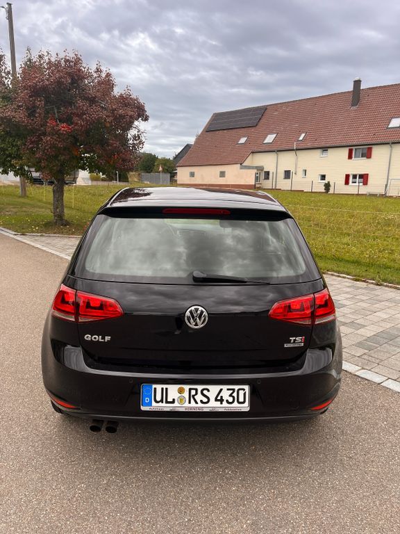 VW Golf 102.000 km 10.000 € Westerheim 72589