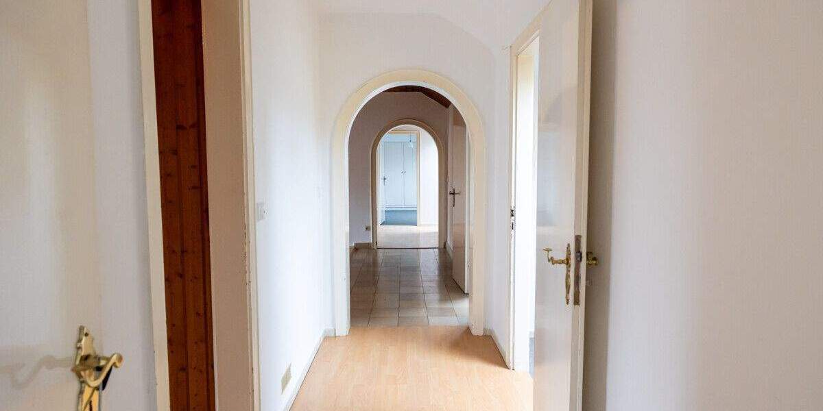 Mehrfamilienhaus, Wohnhaus Delmenhorst Iprump/Varrelgraben - 7 Zimmer, 286 m&sup2;, 333.000&euro; | Angebot:23960321