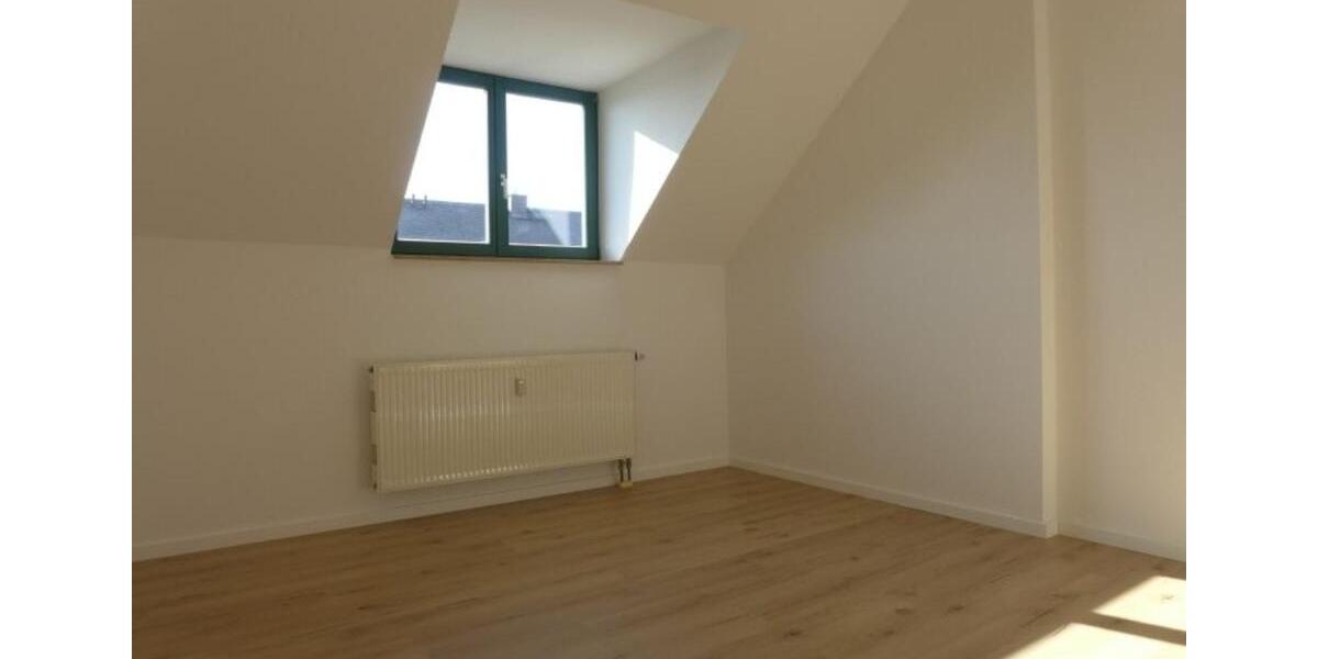 Dachgeschoßwohnung Chemnitz Bernsdorf - 3 Zimmer, 67 m&sup2;, 66.000&euro; | Angebot:25218828