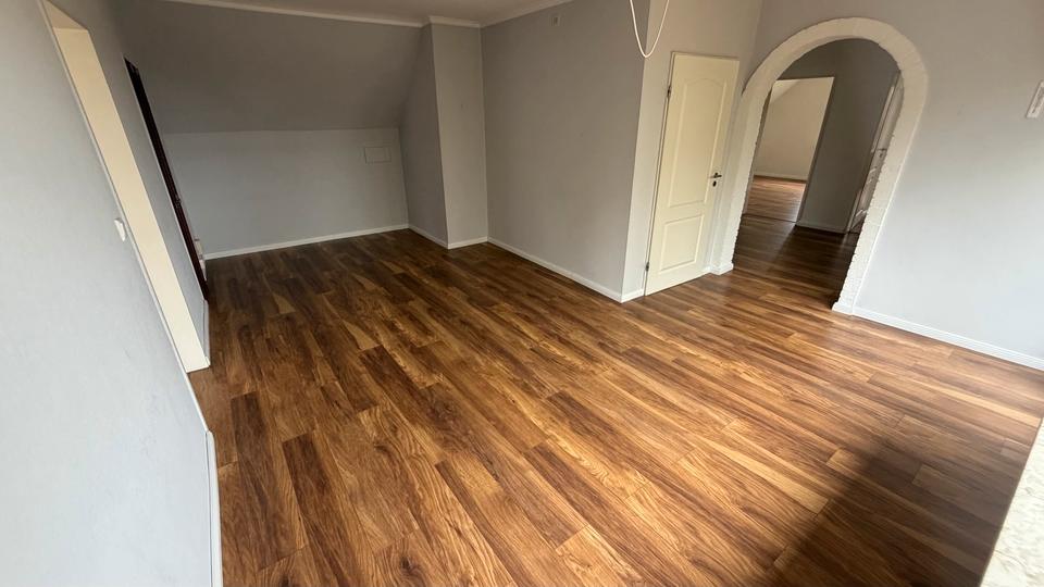 Dachgeschoßwohnung Hamburg Wandsbek - 3 Zimmer, 130 m&sup2;, 1.620&euro; | Angebot:26409655