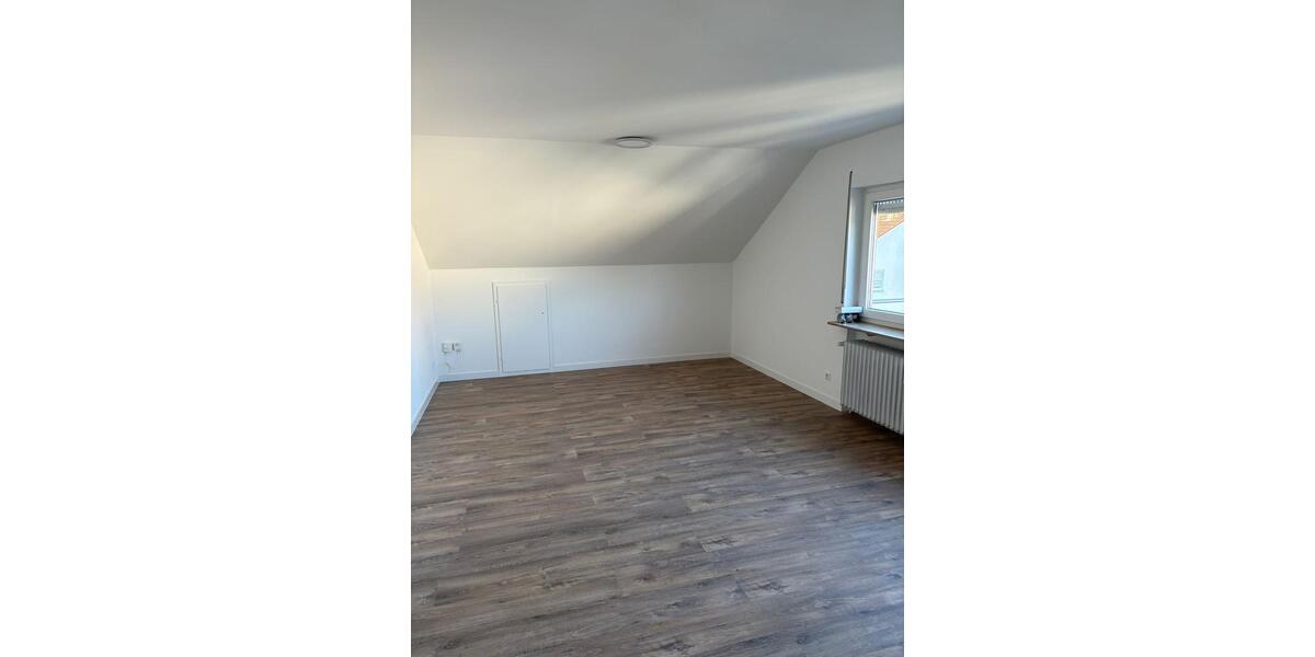 Dachgeschoßwohnung Leutenbach - 2 Zimmer, 60 m&sup2;, 700&euro; | Angebot:26235877