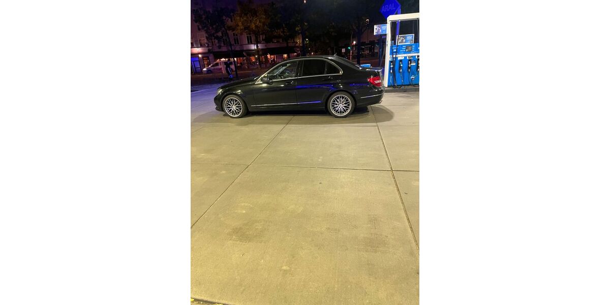 Mercedes-Benz C 250 157.000 km 13.250 &euro; Berlin 12203