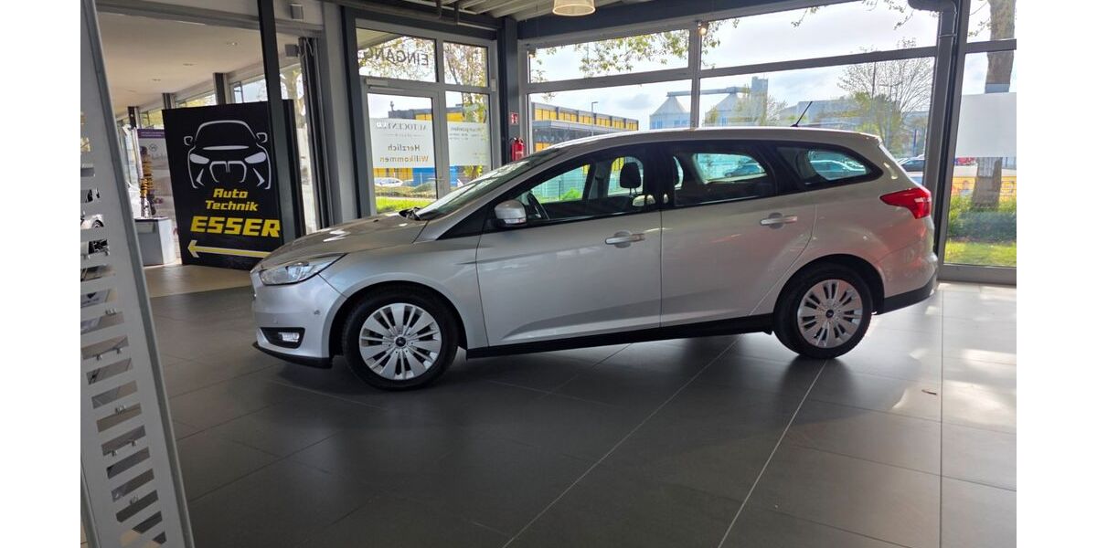 Ford Focus 73.000 km 8.499 &euro; Jülich 52428