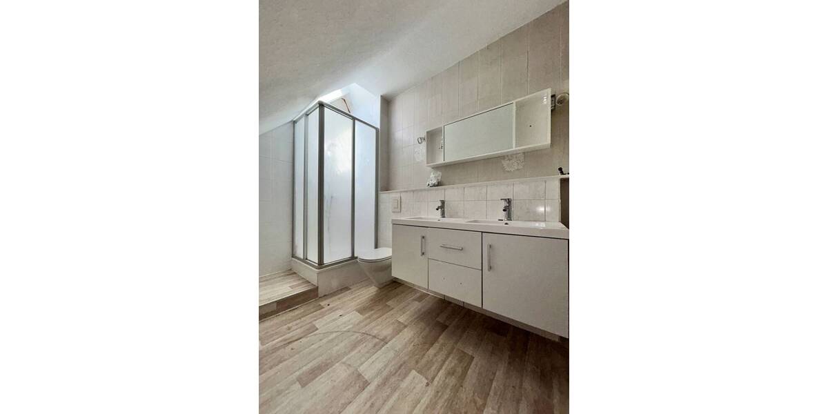 Mehrfamilienhaus, Wohnhaus Stolzenau - 9 Zimmer, 306 m&sup2;, 219.000&euro; | Angebot:26306272