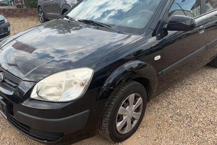 Kia Rio 174.500 km 1.750 &euro; Leverkusen 51371
