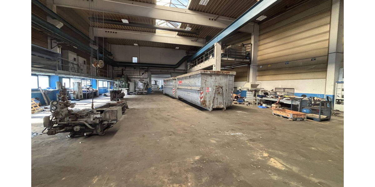 Ehemalige -Fabrik -Produktions- oder Entwicklungsobjekt an der B229 in Lüdenscheid zimmer