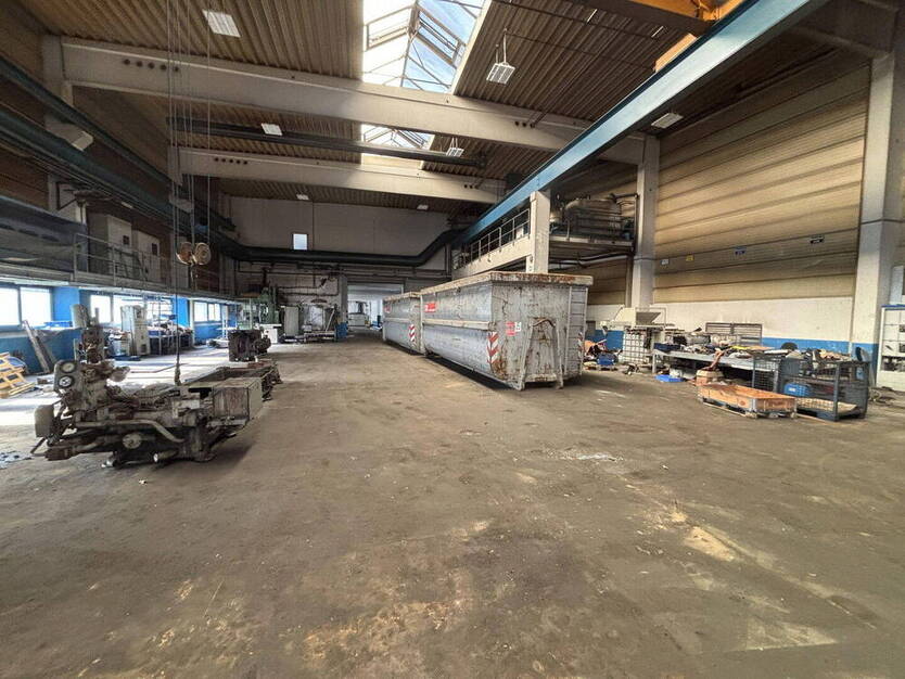 Ehemalige -Fabrik -Produktions- oder Entwicklungsobjekt an der B229 in Lüdenscheid zimmer