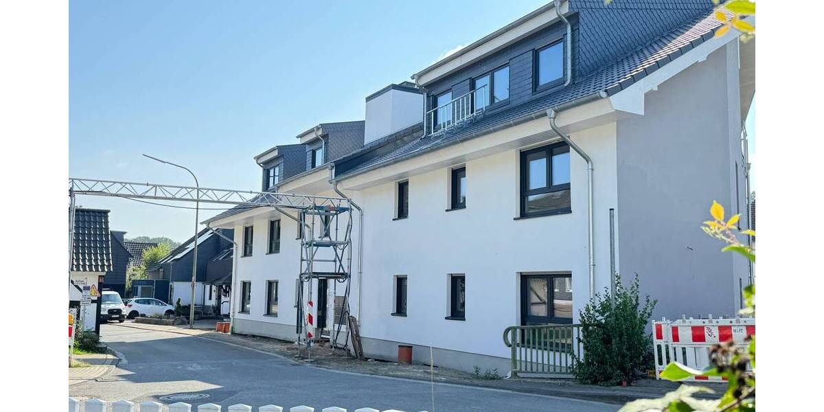 **Gemütlich und attraktiv mit Terrasse und Stellplatz** 3 zimmer