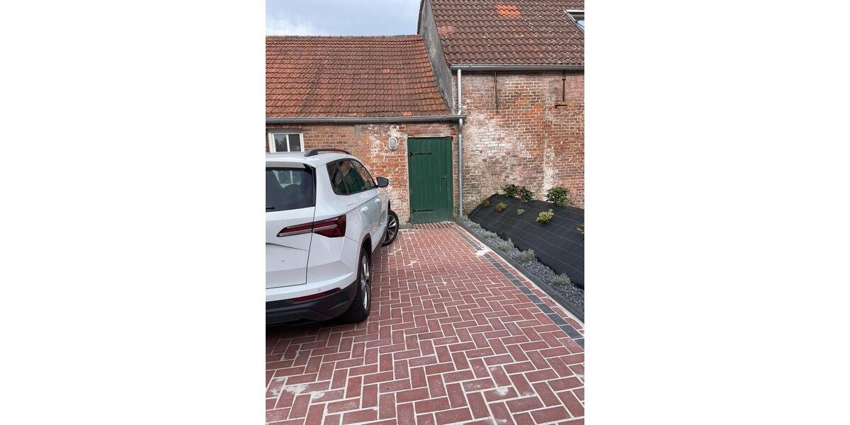 Mehrfamilienhaus, Wohnhaus Hage - 10 Zimmer, 250 m&sup2;, 600&euro; | Angebot:26364123
