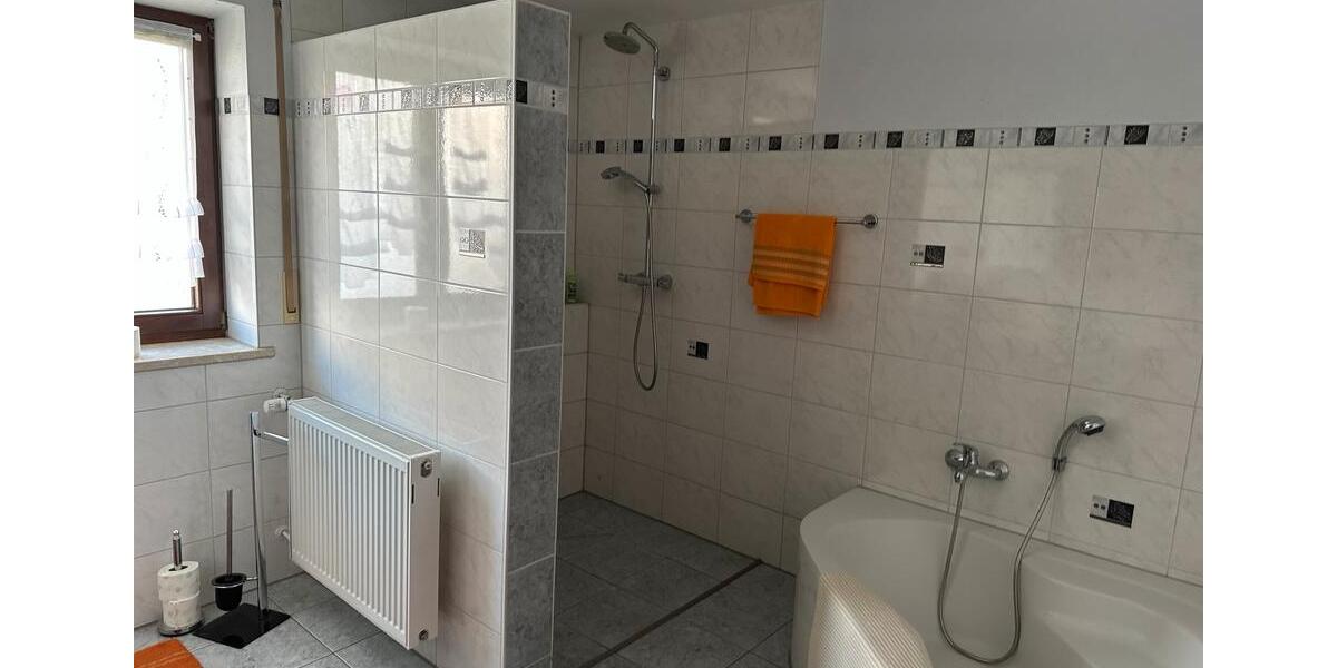 Erdgeschoßwohnung Brunnen - 4 Zimmer, 130 m&sup2;, 1.550&euro; | Angebot:26321417