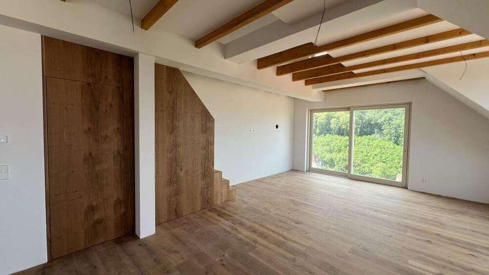 Wohnung zum Mieten in Gera 2.500 € 168.49 m²