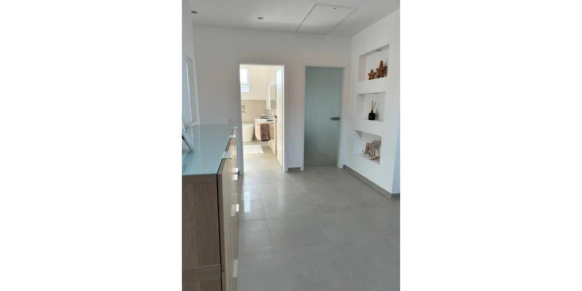 Dachgeschoßwohnung Vechelde - 3 Zimmer, 112 m&sup2;, 1.600&euro; | Angebot:26096543