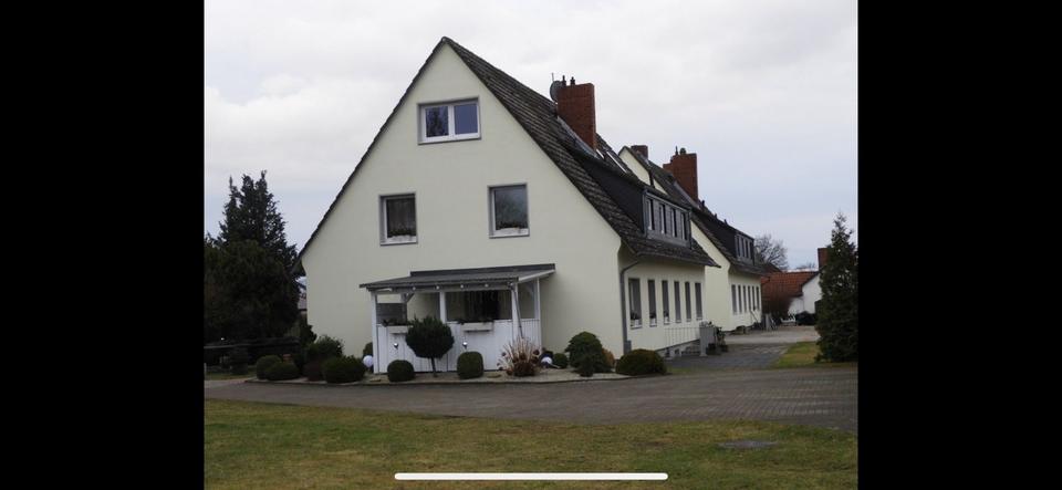 Anlageobjekt mit 11WE in 3 Mehrfamilienhäusern und 9 Garagen 34 zimmer