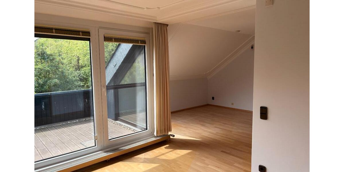 Dachgeschoßwohnung Wolfsburg Detmerode - 2.5 Zimmer, 74 m&sup2;, 635&euro; | Angebot:26679205