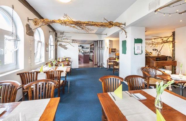 Bistro und 3-Zimmerwohnung im Herzen von Bad Hoenningen 3 zimmer