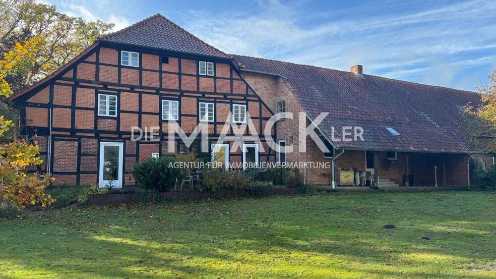 Einfamilienhaus Dannenberg (Elbe) - 10 Zimmer, 460 m&sup2;, 2.500&euro; | Angebot:24717405