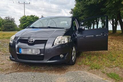 Toyota Auris 266.000 km 3.299 &euro; Priestewitz 01561