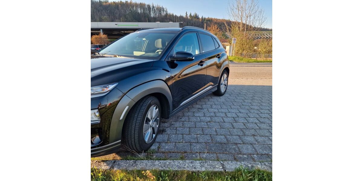 Hyundai KONA Elektro 86.978 km 18.750 &euro; St. Blasien 79837