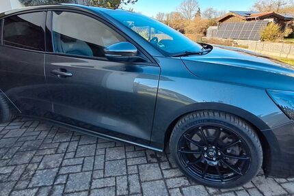 Ford Focus 66.000 km 22.900 &euro; Rentweinsdorf 96184