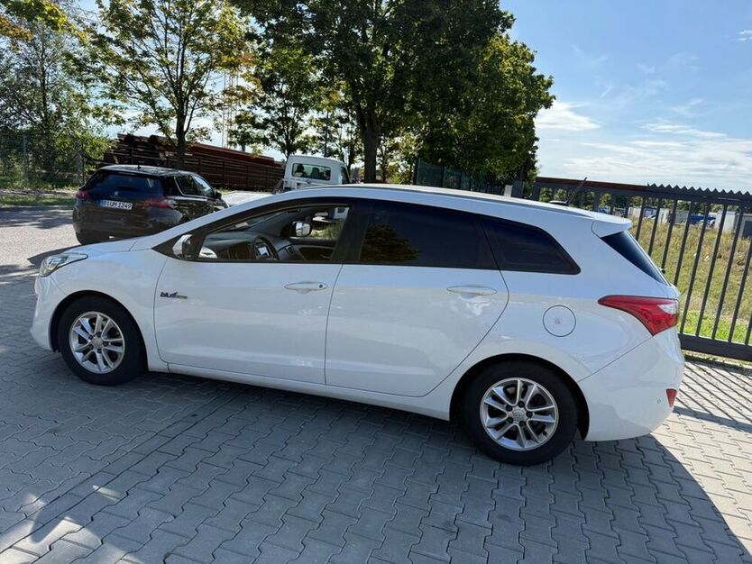 i30