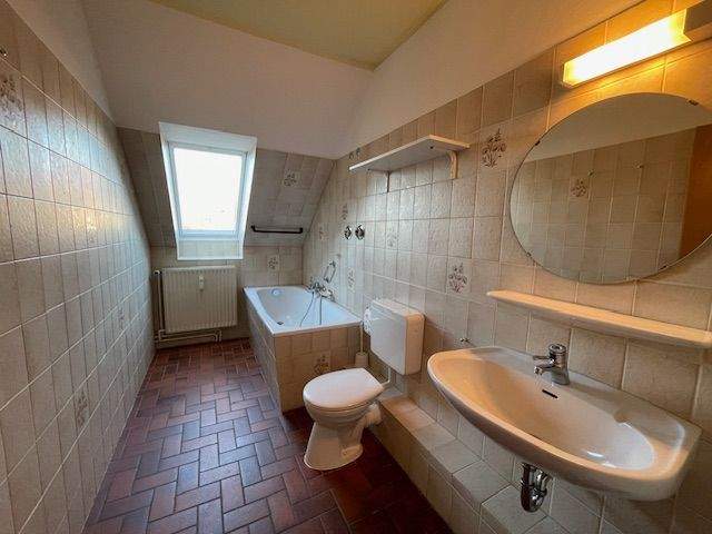 Etagenwohnung Scharnebeck - 3 Zimmer, 100 m&sup2;, 900&euro; | Angebot:25670343