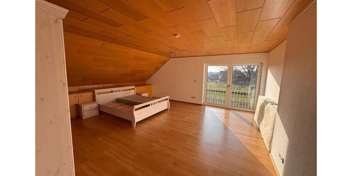 Dachgeschoßwohnung Ilsede - 5 Zimmer, 120 m&sup2;, 1.150&euro; | Angebot:25588602