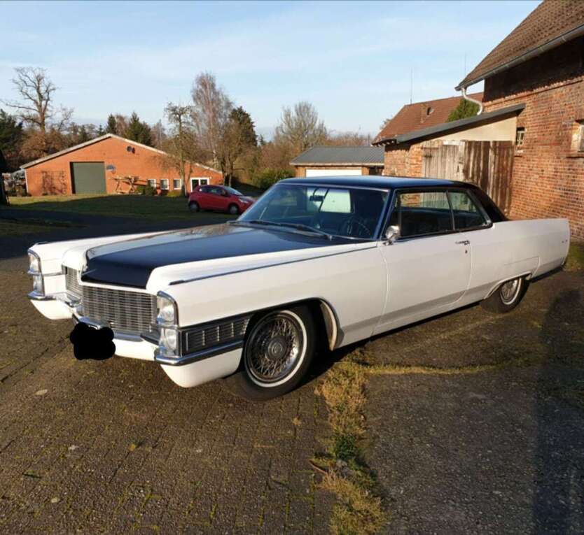 Cadillac Deville 999.999 km 31.500 € Zeven 27404