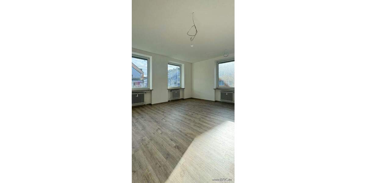 Gewerbeobjekt Fürstenfeldbruck - 9 Zimmer, 228 m&sup2;, 3.420&euro; | Angebot:25699499