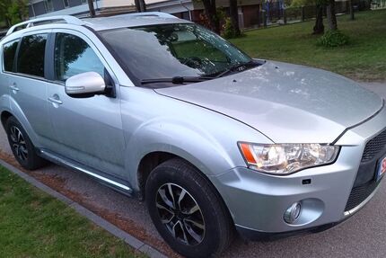 Mitsubishi Outlander 124.000 km 5.900 &euro; Oberpleis 53639