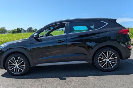 Hyundai TUCSON 133.000 km 16.200 &euro; Stadtallendorf 35260
