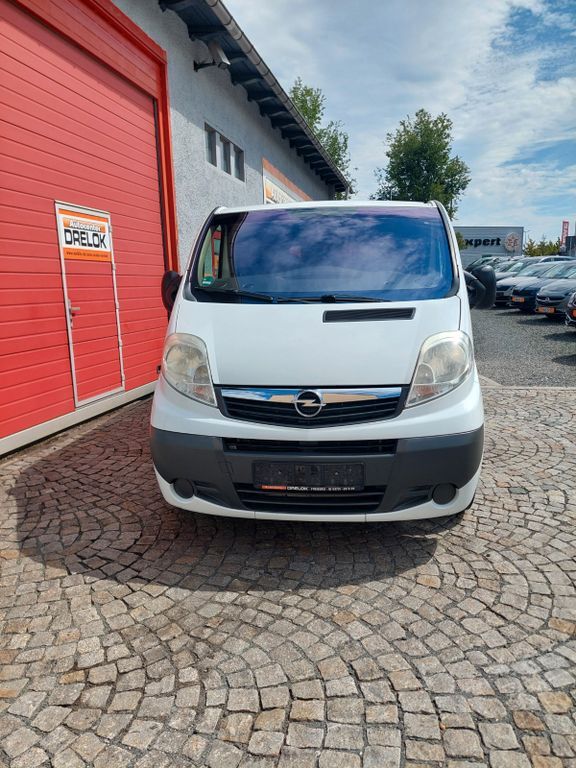 Opel Vivaro 176.000 km 12.900 € Freiberg 09599