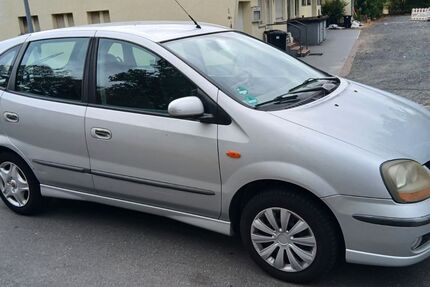 Nissan Almera Tino 141.000 km 1.950 &euro; Frankfurt am main 61313
