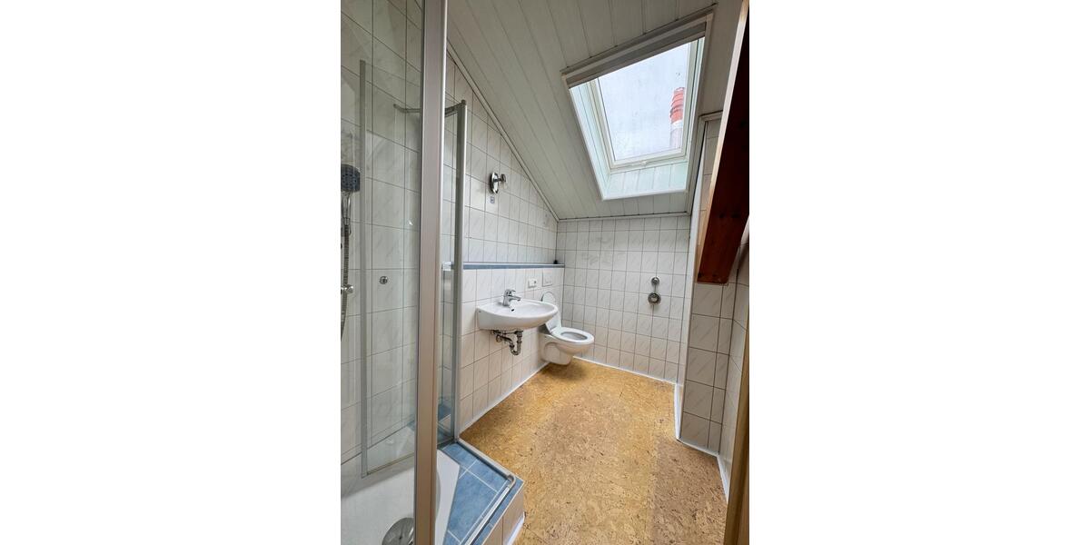 Dachgeschoßwohnung Erding - 4 Zimmer, 142 m&sup2;, 1.400&euro; | Angebot:26026745