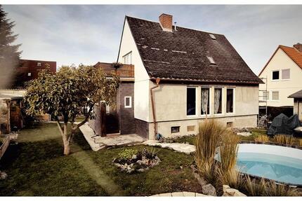 + + EINFAMILIENHAUS + WEIDENGRUND IN SCHMÖLLN + RUHIGE LAGE + + 4 zimmer