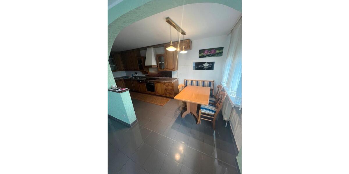 Etagenwohnung Pfullingen - 4 Zimmer, 100 m&sup2;, 329.000&euro; | Angebot:26785739