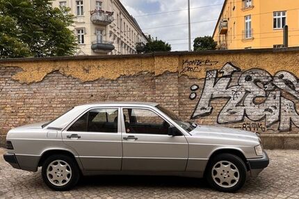 Mercedes-Benz 190 181.025 km 5.700 &euro; Berlin 10179