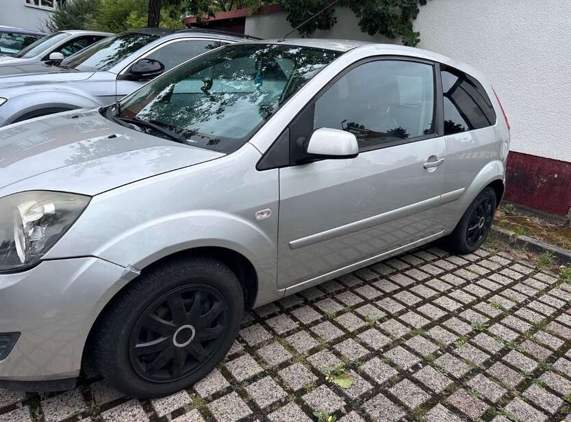 Ford Fiesta 122.000 km 1.200 € Fuldabrück 34277