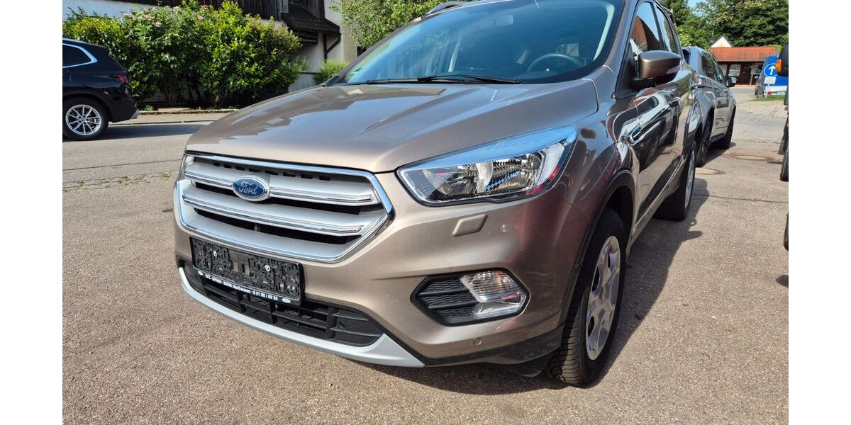 Ford Kuga 61.500 km 13.900 &euro; Baldham 85598