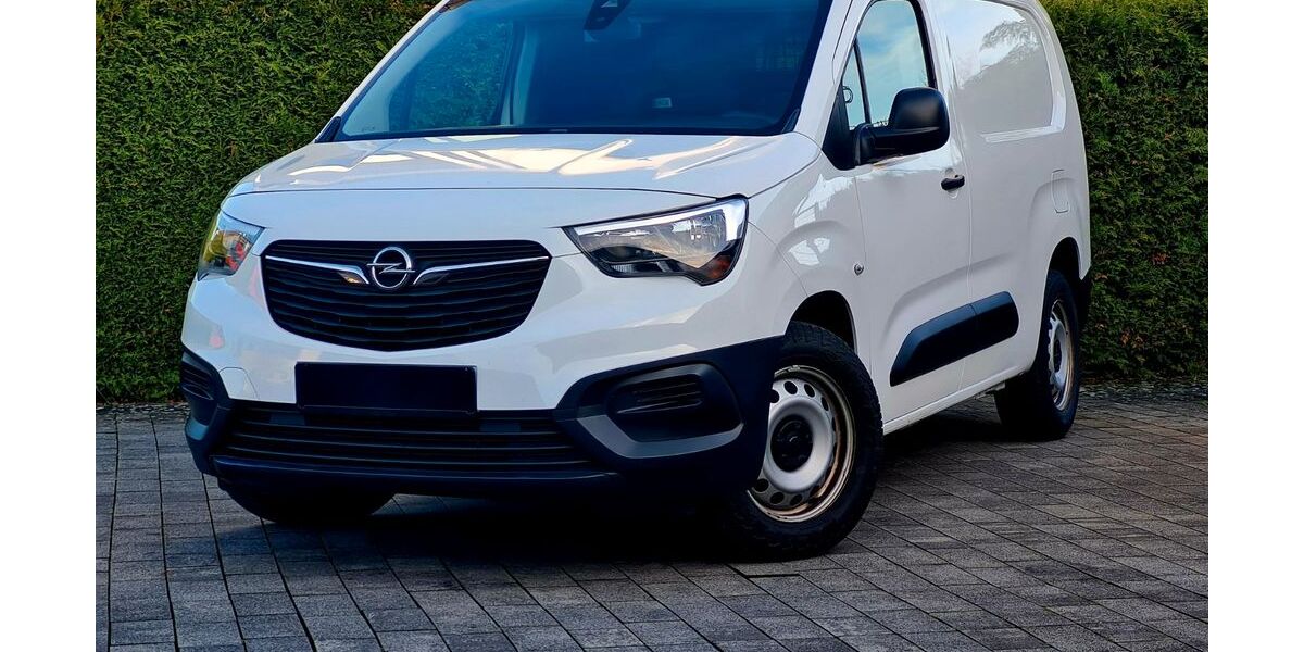 Opel Combo 95.000 km 13.999 &euro; Bad Lippspringe 33175