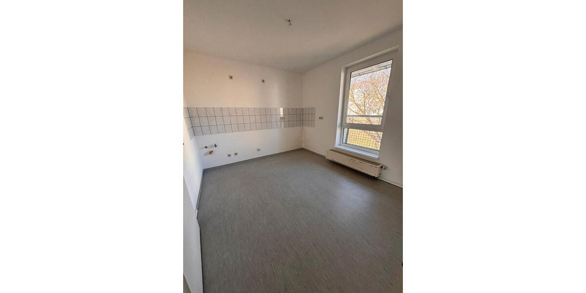 Etagenwohnung Sondershausen - 3 Zimmer, 76 m&sup2;, 352&euro; | Angebot:26085938