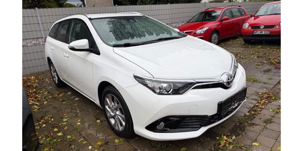 Toyota Auris 117.000 km 11.350 &euro; Wolfenbüttel (Halchter) 38304