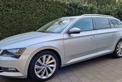 Skoda Superb 63.000 km 24.500 &euro; Paderborn 33106