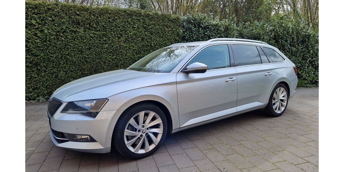 Skoda Superb 63.000 km 24.500 &euro; Paderborn 33106